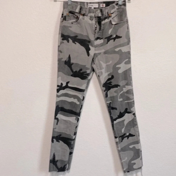 Re/Done Gray Camo High Rise Ankle Crop Button Fly Raw Hem Jeans Size 25 - Picture 2 of 13